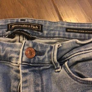 Abercrombie high rise super skinny light wash